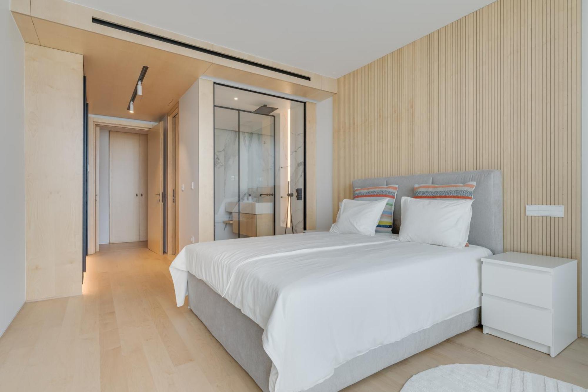 Chic Two-bedroom En In Town - Savoy Appartement *